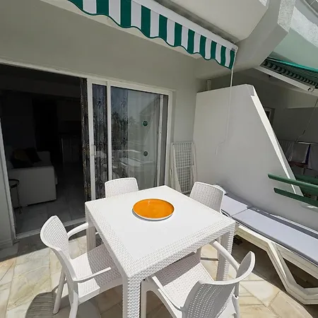 Palm Breeze Retreat - La Caleta 아파트 아데제